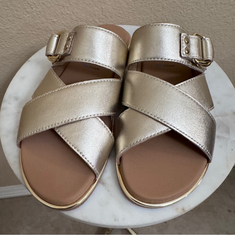 Women Johnston & Murphy Shayla Leather gold Crossover summer Sandal Comfy 6M